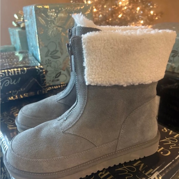 UGG Koolaburra Lytta Short Size 7 Women's Suede Boots Stone Grey 112281 - Picture 3 of 7